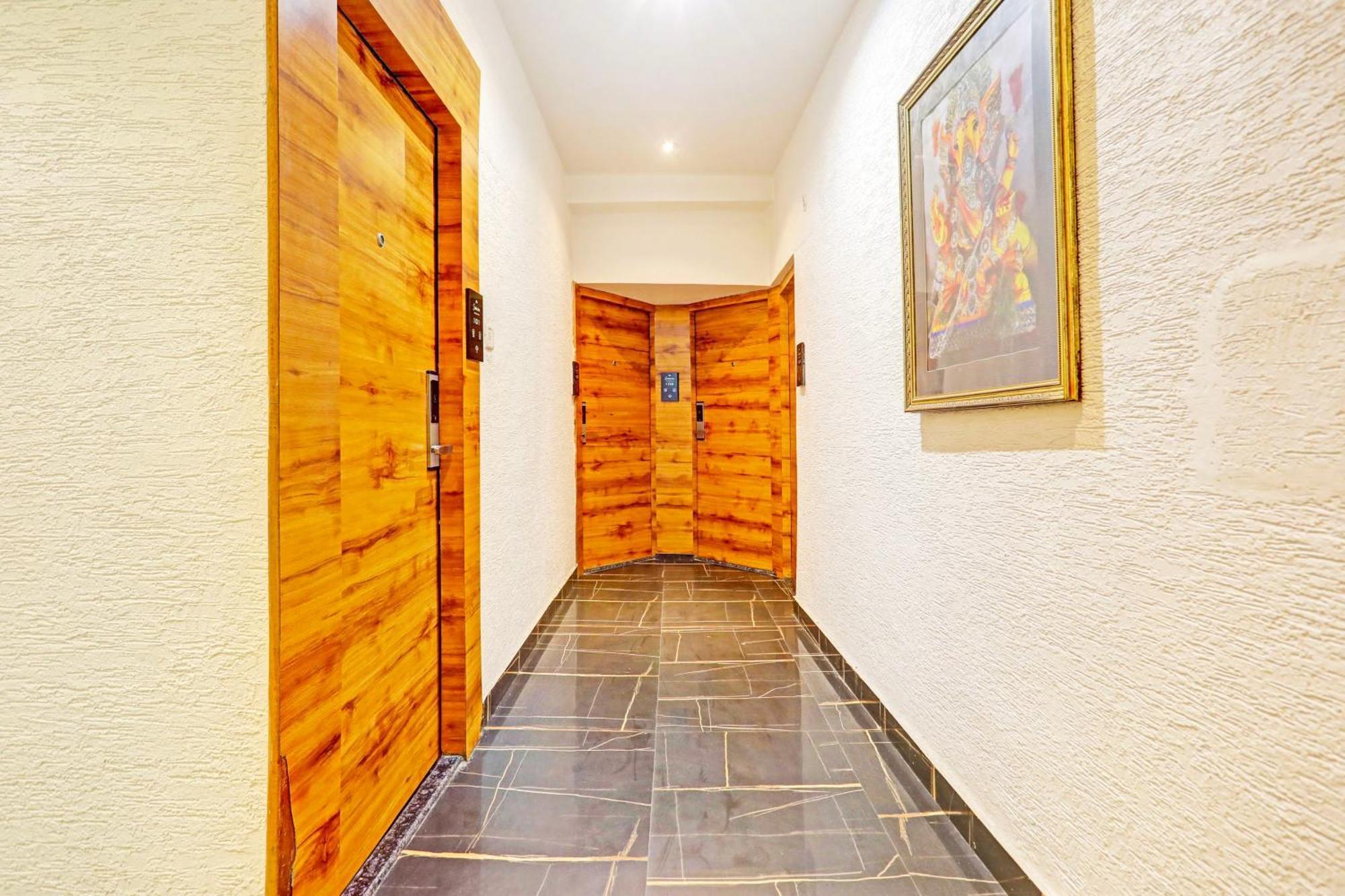 Super Townhouse Cantonment Varanasi Formerly Sarin Inn Экстерьер фото