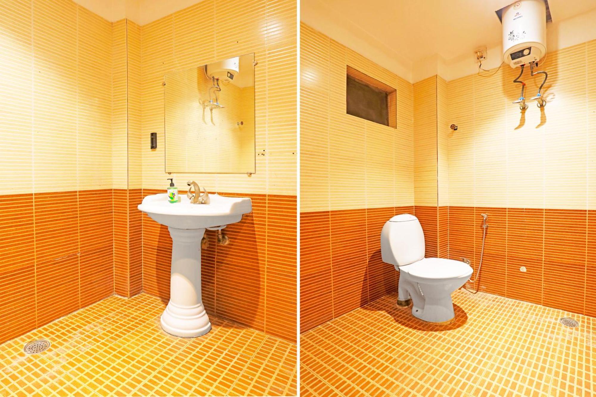 Super Townhouse Cantonment Varanasi Formerly Sarin Inn Экстерьер фото