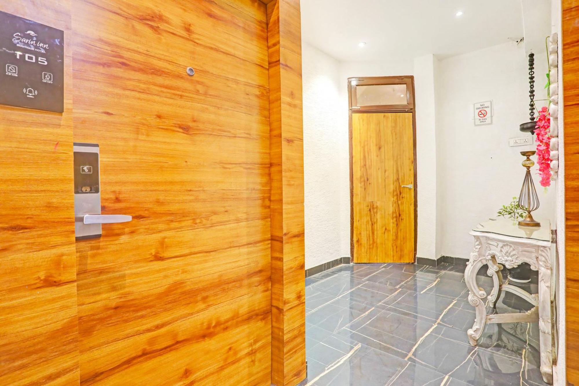 Super Townhouse Cantonment Varanasi Formerly Sarin Inn Экстерьер фото