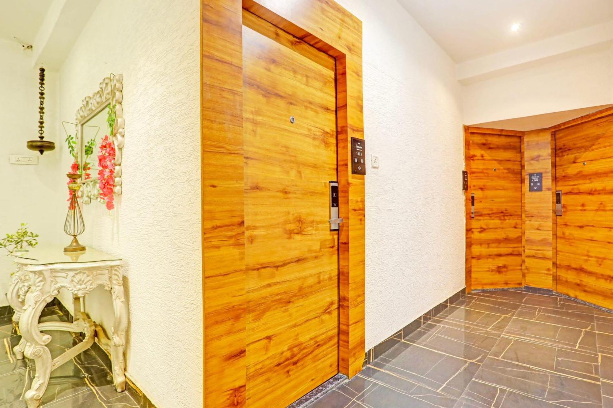 Super Townhouse Cantonment Varanasi Formerly Sarin Inn Экстерьер фото