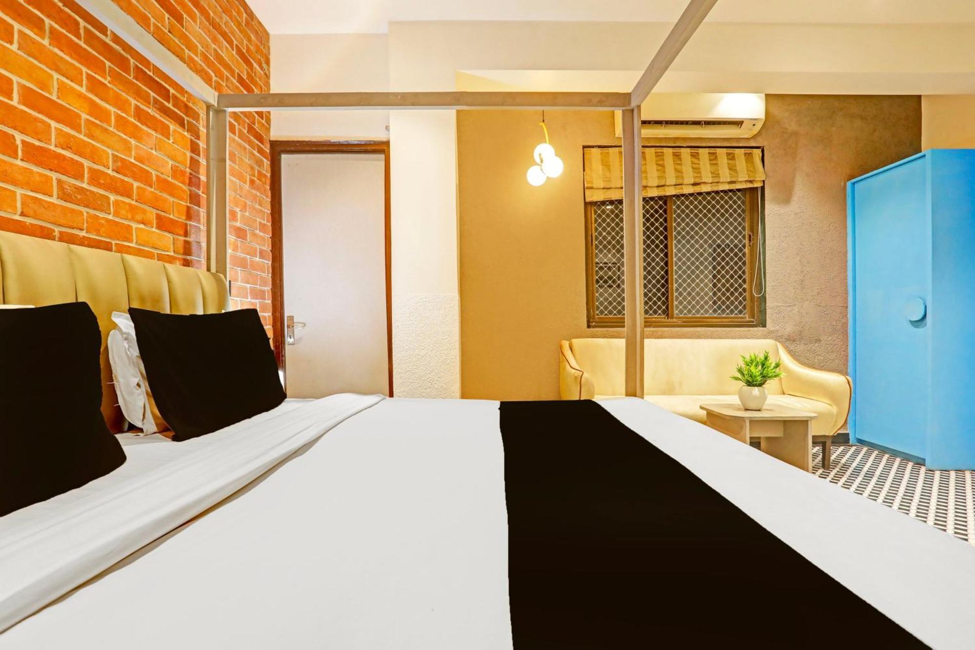 Super Townhouse Cantonment Varanasi Formerly Sarin Inn Экстерьер фото