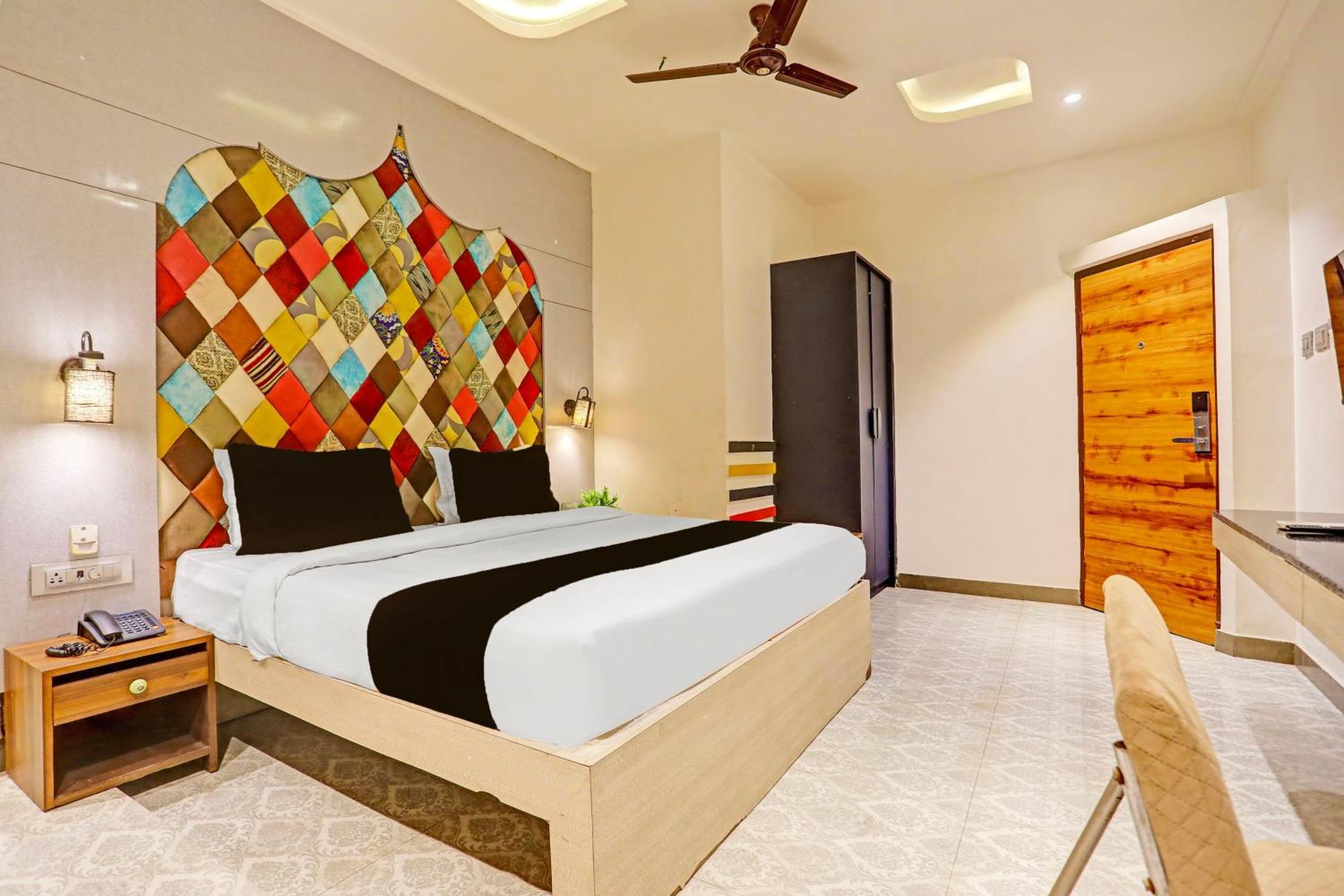 Super Townhouse Cantonment Varanasi Formerly Sarin Inn Экстерьер фото