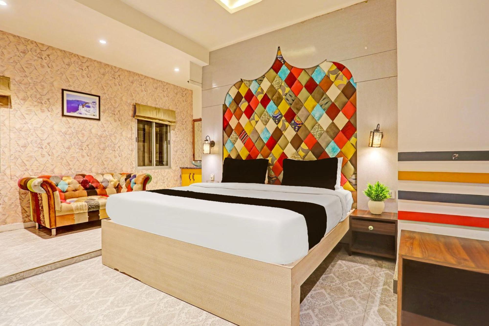 Super Townhouse Cantonment Varanasi Formerly Sarin Inn Экстерьер фото